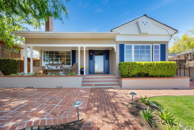 3733 La Cresta Dr, San Diego CA: https://media.crmls.org/mediaz/b46e606e-e143-4c0f-85df-2f7b3df6e0c9.jpg