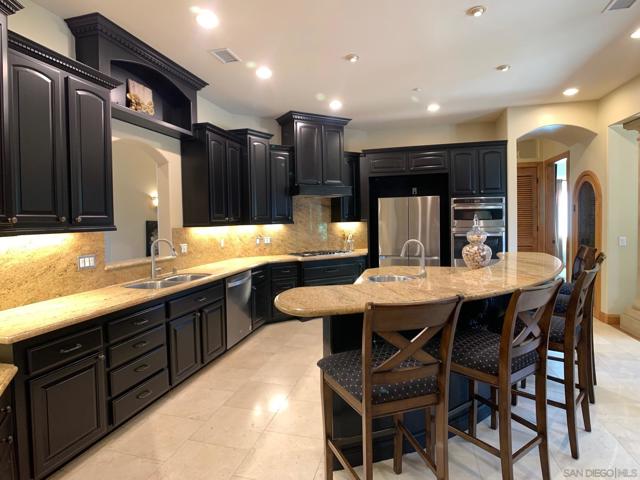 1445 Terracita Ln, Alpine CA: https://media.crmls.org/mediaz/b46ed3c0-6362-4c8e-bfe3-2235dc0e2f83.jpg
