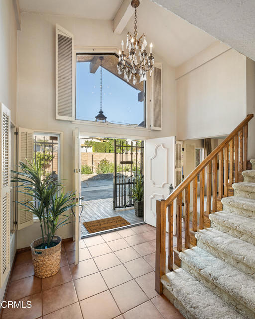 Detail Gallery Image 3 of 52 For 1400 Valley View Rd #1,  Glendale,  CA 91202 - 4 Beds | 3/1 Baths