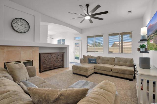 45180 Debbie Drive, La Quinta CA: https://media.crmls.org/mediaz/b46ed5e1-cef6-4c9a-a0d4-eabdf27386d4.jpg