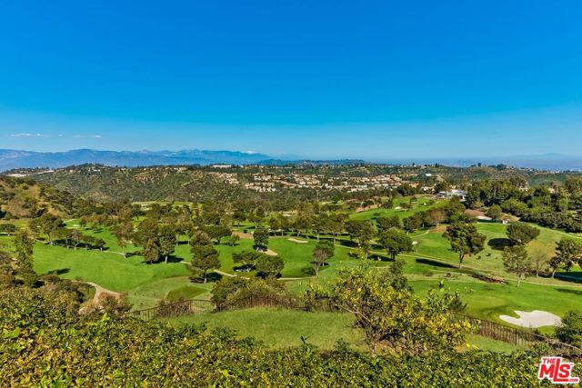 2322 Canyonback Road, Los Angeles CA: https://media.crmls.org/mediaz/b46edb82-5efe-401d-9683-0dff8313b15e.jpg