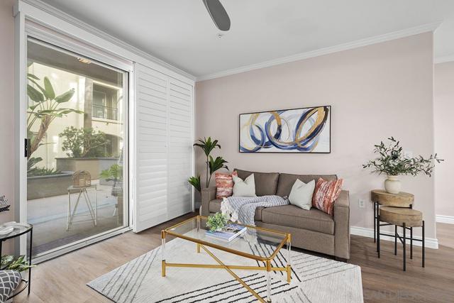 4165 Executive Dr, La Jolla CA: https://media.crmls.org/mediaz/b46edfb0-2c4f-4343-aea4-b13f4929dd46.jpg