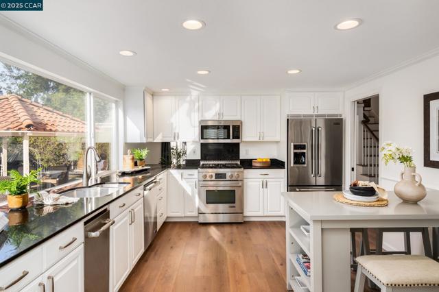 46 Saint Mark Ct, Danville CA: https://media.crmls.org/mediaz/b46ee803-5324-4f98-8e0a-3893604b5469.jpg