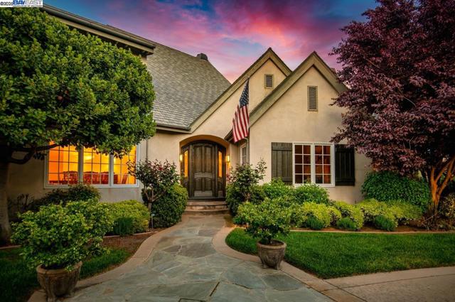 3029 Alburni Ct, Pleasanton CA: https://media.crmls.org/mediaz/b46f0061-5560-4a9e-be17-a05240b2dd84.jpg