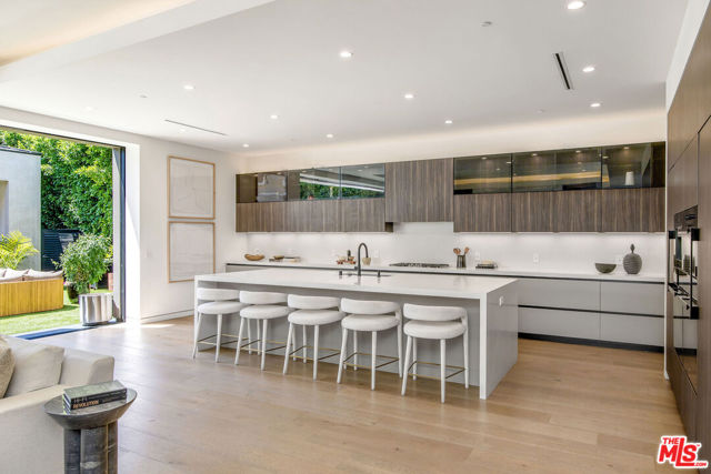 347 N Alfred Street, Los Angeles CA: https://media.crmls.org/mediaz/b46f5e4f-48df-4de1-8aad-6507b210a7e1.jpg