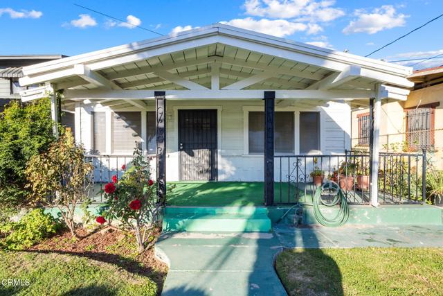 851 N Rampart Boulevard, Los Angeles CA: https://media.crmls.org/mediaz/b46fb6fa-8d75-421a-a4b1-3e615944fc6f.jpg