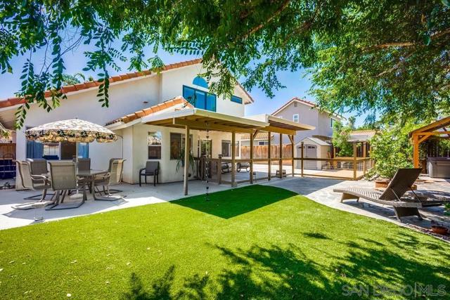 40037 Amberley Cir, Temecula CA: https://media.crmls.org/mediaz/b46ff59e-eb22-4bf7-ba81-bbe95e394a9d.jpg