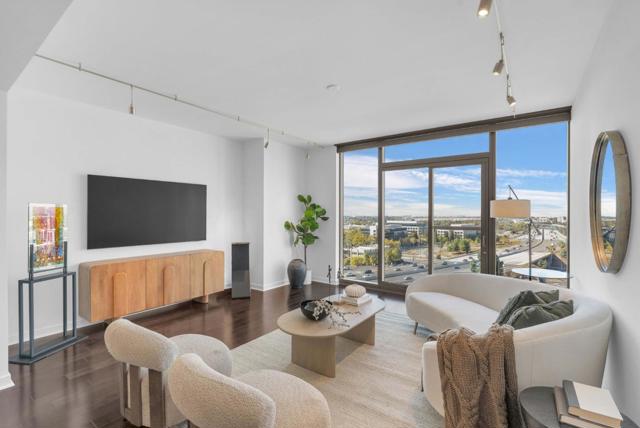 38 N Almaden Boulevard, San Jose CA: https://media.crmls.org/mediaz/b47022fa-cd49-455a-ae62-03fb608f2b8c.jpg