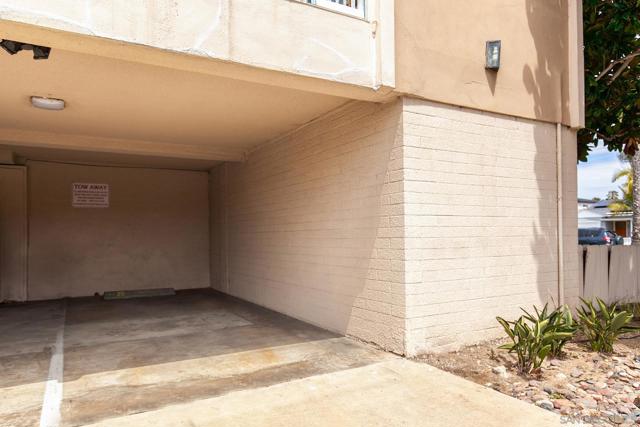 5015 Cape May Ave, San Diego CA: https://media.crmls.org/mediaz/b4703691-08bf-4bb2-980e-bb5f71ea7c3f.jpg