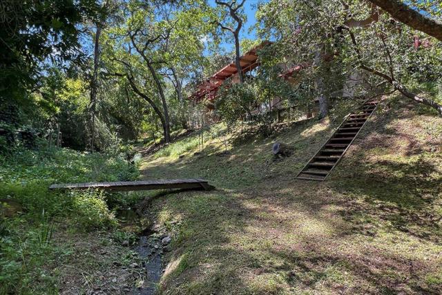 16310 Oakhurst Drive, Monte Sereno CA: https://media.crmls.org/mediaz/b470b328-03fc-421b-9fcc-d598f84b0fab.jpg