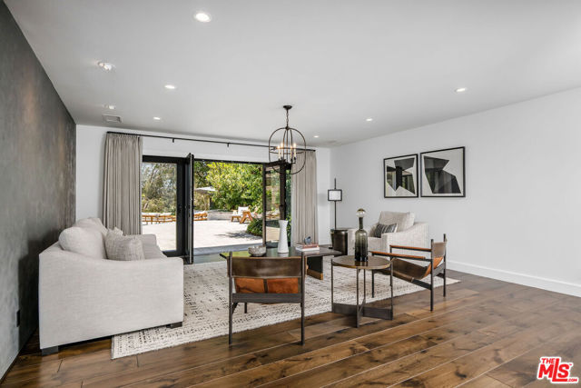 24884 Jim Bridger Road, Hidden Hills CA: https://media.crmls.org/mediaz/b4719607-d9e0-47dc-b9b6-9927b0d00d57.jpg