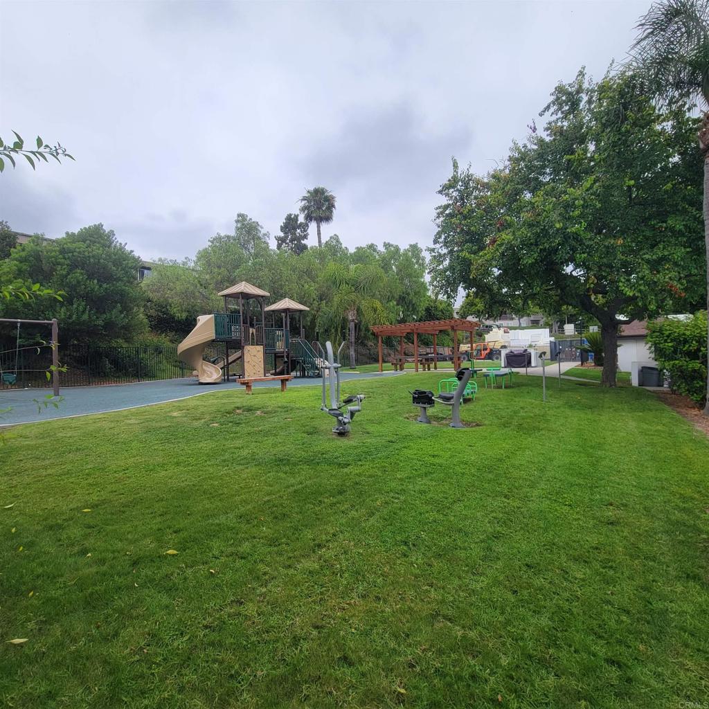 https://media.crmls.org/mediaz/b471a187-551a-46f6-b146-1e641727b355.jpg?preset=X-Large