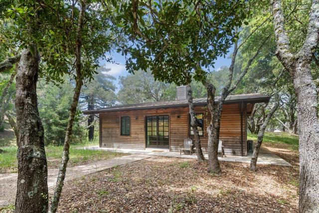 4847 Bixby Creek Road, Carmel CA: https://media.crmls.org/mediaz/b471e4c6-89df-469a-8de7-424f757a253f.jpg