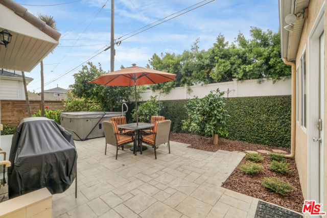 10943 Barman Avenue, Culver City CA: https://media.crmls.org/mediaz/b4721963-5ff5-4439-90a6-dba48e9d4f81.jpg