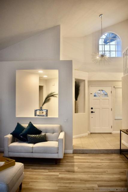 2206 Luz Way, Oceanside CA: https://media.crmls.org/mediaz/b4722635-afb3-40b3-879a-89302bd42f9a.jpg