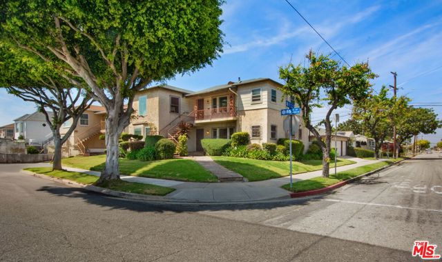 2901 W 85th Street, Inglewood CA: https://media.crmls.org/mediaz/b4722a48-33a0-4d58-9b98-1198e39782d0.jpg