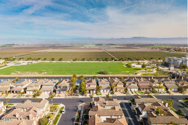 4111 Adriatic Street, Oxnard CA: https://media.crmls.org/mediaz/b4725c39-5eb6-4a2b-b55e-307479d8dff5.jpg