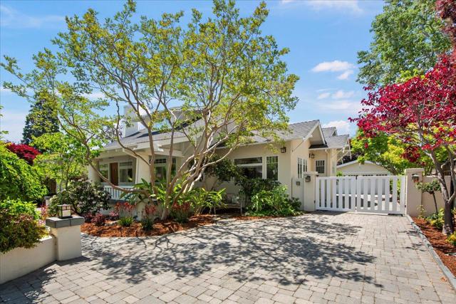 52 Myrtle Street, Redwood City CA: https://media.crmls.org/mediaz/b47260d7-5c7b-4b44-83ff-db62b4e6138b.jpg
