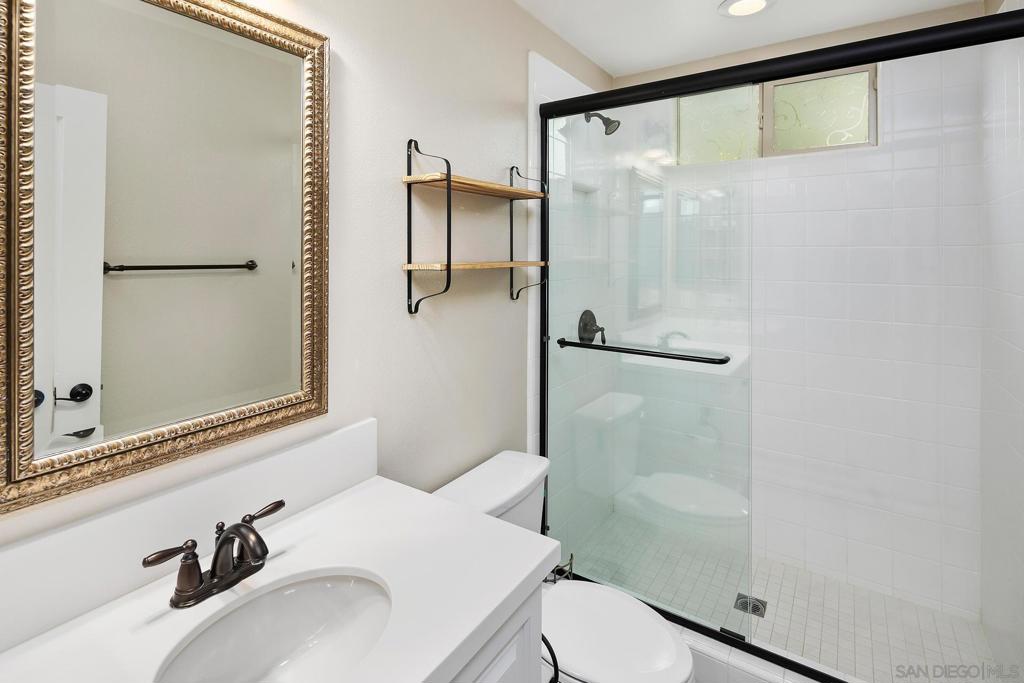 MLS #250042618SD image #17