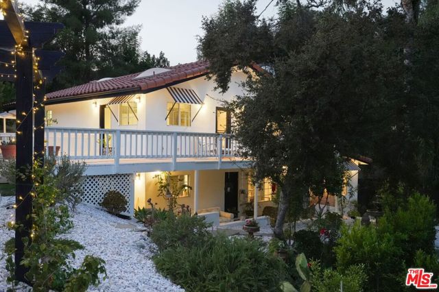 2365 Old Topanga Canyon Road, Topanga CA: https://media.crmls.org/mediaz/b472d20f-1514-43b0-93d6-2a1e902b17a5.jpg