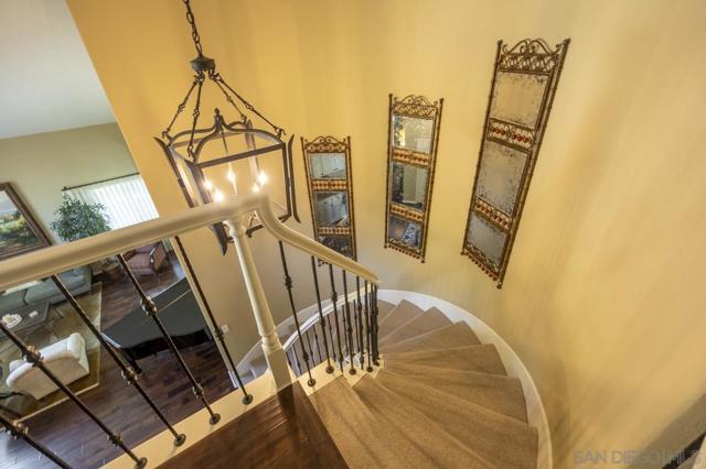 3245 Brookside Ln, Encinitas CA: https://media.crmls.org/mediaz/b4736fba-c8ad-41fb-9515-80581772e096.jpg
