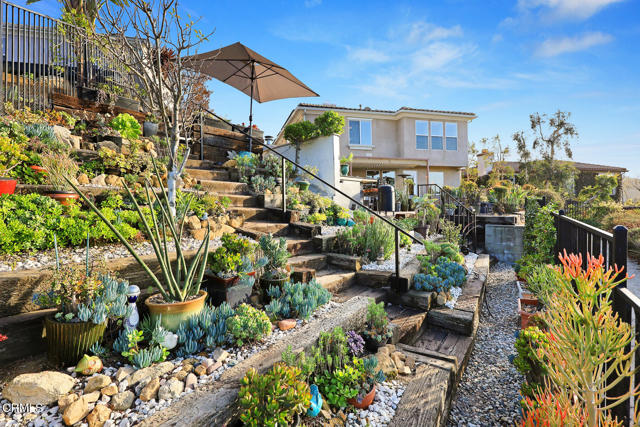 653 Milford Street, Los Angeles CA: https://media.crmls.org/mediaz/b473716a-dc7f-40c2-b011-673e1f529fa0.jpg