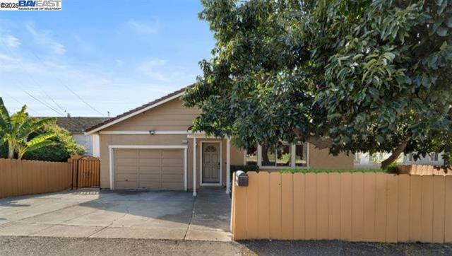 37391 Mission Blvd, Fremont CA: https://media.crmls.org/mediaz/b47416fa-a701-41fa-9d95-ebfb01198540.jpg