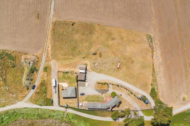 1263 Reservoir Road, Pescadero CA: https://media.crmls.org/mediaz/b4745f6b-b299-4f4c-b05e-58d451bccd80.jpg