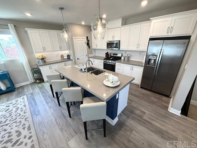 Detail Gallery Image 3 of 31 For 1959 Minimalist Ln, Chula Vista,  CA 91915 - 4 Beds | 3/2 Baths