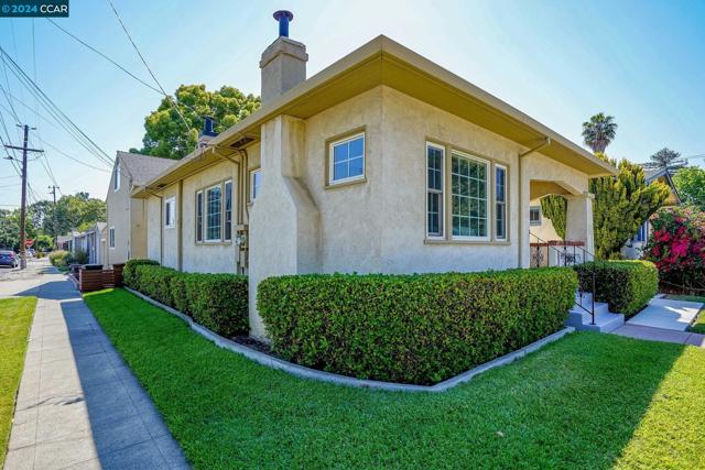 1705 Alhambra Ave, Martinez, California 94553, 3 Bedrooms Bedrooms, ,2 BathroomsBathrooms,Single Family Residence,For Sale,Alhambra Ave,41064170