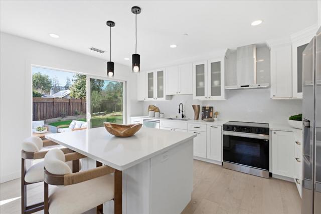 655 Washington Street, Los Altos CA: https://media.crmls.org/mediaz/b476455f-f2df-4f03-9ba8-689ff2f60af5.jpg