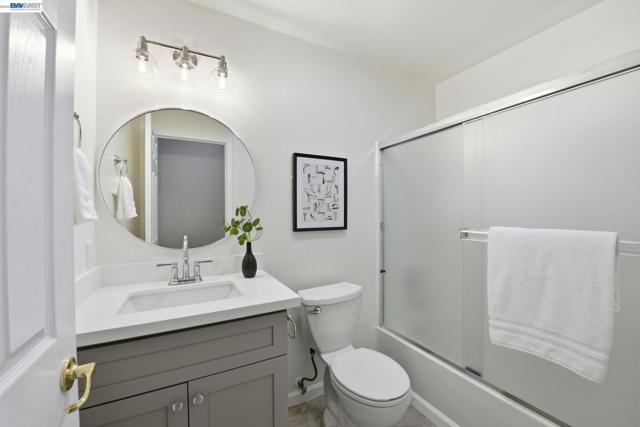 Image 25 of 55 For 15518 Harbor Way