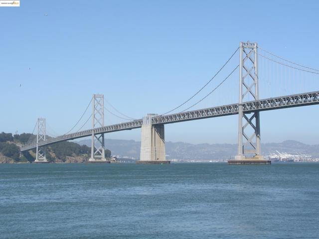 47 Auburn, San Francisco CA: https://media.crmls.org/mediaz/b4788c5c-659b-4364-b929-a7bd3c0169b0.jpg