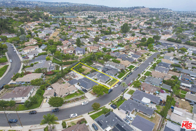 2618 Brian Avenue, Torrance CA: https://media.crmls.org/mediaz/b479c0d6-8741-4def-9f13-2db6b6084daf.jpg