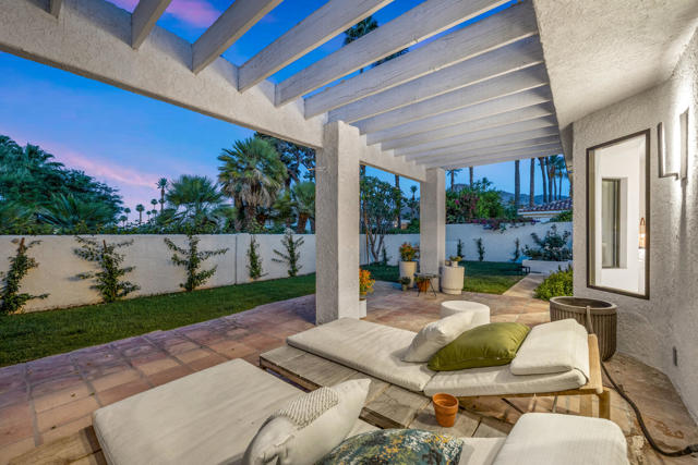 75465 Montecito Drive, Indian Wells CA: https://media.crmls.org/mediaz/b479ca85-3a64-4b2f-a7e4-9d3adfb394da.jpg