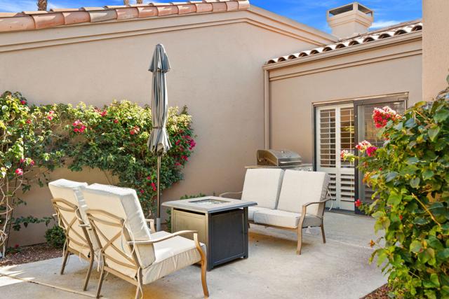 76431 Violet Circle, Palm Desert CA: https://media.crmls.org/mediaz/b47a02ab-976a-4f2c-ab9f-4ad2dda5e2f6.jpg