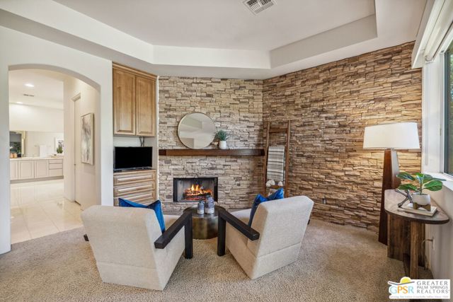 2 Varsity Circle, Rancho Mirage CA: https://media.crmls.org/mediaz/b47a0310-e894-4138-91ae-8b58042af16a.jpg