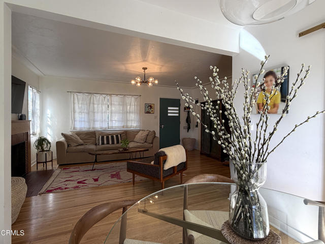 Detail Gallery Image 6 of 26 For 230 W Elmwood Ave, Burbank,  CA 91502 - 2 Beds | 1 Baths