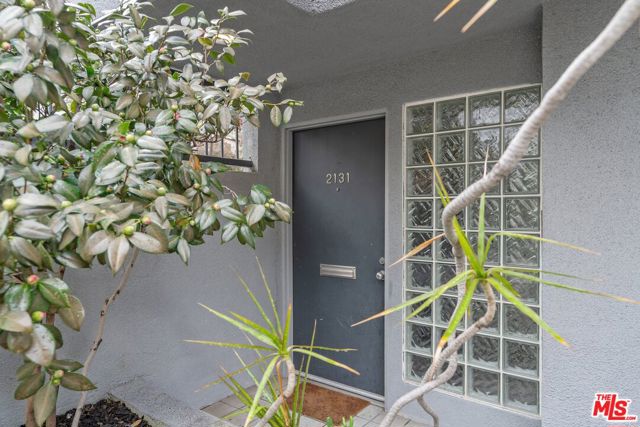 2131 Griffith Park Boulevard, Los Angeles CA: https://media.crmls.org/mediaz/b47a717d-66c8-4008-a1ca-bfdab1d1ecbd.jpg
