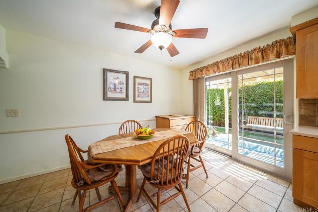 905 Discovery Street, San Marcos CA: https://media.crmls.org/mediaz/b47aac89-a11d-40ac-b829-040e16d0f86e.jpg