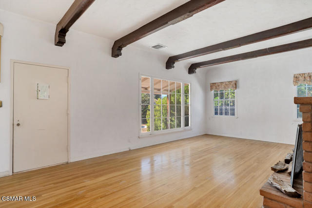 2327 Royal Avenue, Simi Valley CA: https://media.crmls.org/mediaz/b47ad5fe-1e09-4925-a5c9-a23779dc7e98.jpg
