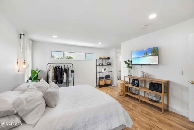 2658 Morning Grove Way, Thousand Oaks CA: https://media.crmls.org/mediaz/b47b3eba-d0b0-490a-9988-381a6837e34a.jpg