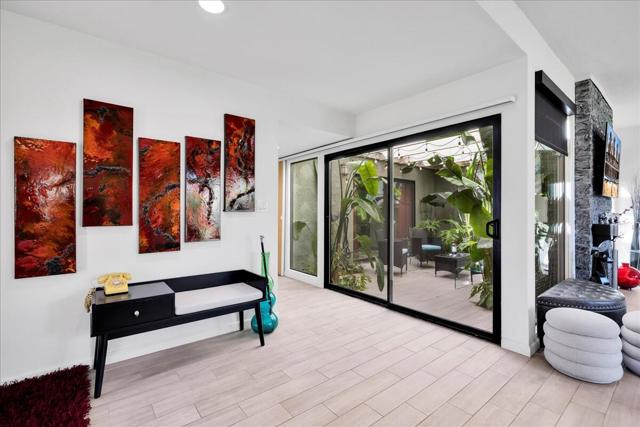 2232 Oakcrest Drive, Palm Springs, CA 92264