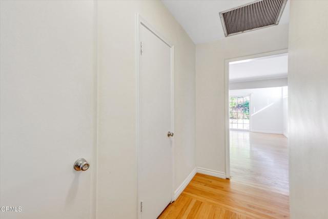 Detail Gallery Image 5 of 33 For 3557 Burritt Way, Glendale,  CA 91214 - 3 Beds | 2 Baths