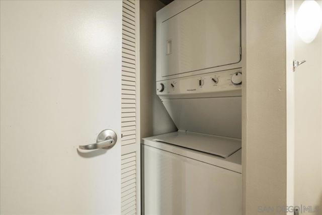 425 W Beech St, San Diego CA: https://media.crmls.org/mediaz/b47b7b83-067c-4e61-bb5d-27d3f7c20b83.jpg