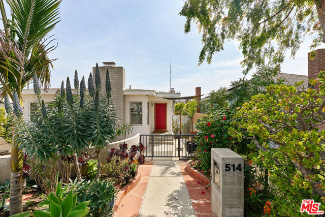 514 California Street, El Segundo CA: https://media.crmls.org/mediaz/b47bceb9-7e93-4e12-a5ae-1b56ae832da7.jpg