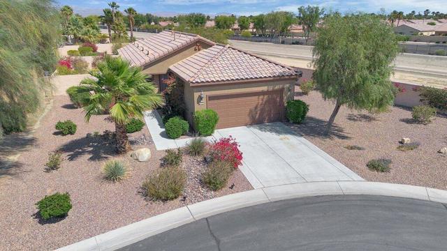 39910 Corte De Moda, Indio CA: https://media.crmls.org/mediaz/b47c3655-fbb6-409e-96bc-9e86bd252fa4.jpg