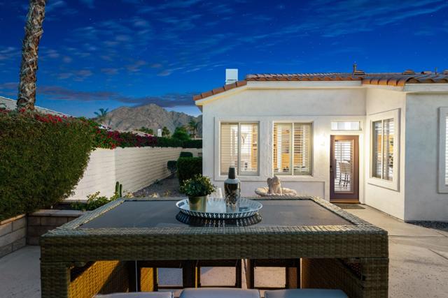 76936 Comanche Lane, Indian Wells CA: https://media.crmls.org/mediaz/b47d0773-8106-44b1-80de-8b491e19aa8d.jpg