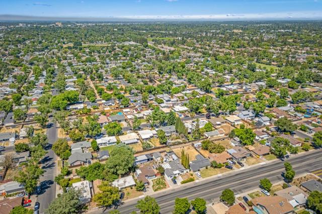 312 Oakshire Avenue, Modesto CA: https://media.crmls.org/mediaz/b47db910-a869-4dd5-bf7b-f2e39f1f50fd.jpg
