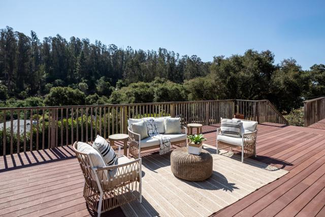 6932 Freedom Boulevard, Aptos CA: https://media.crmls.org/mediaz/b47ded43-ce38-40bf-b68a-1e5fc53f285c.jpg